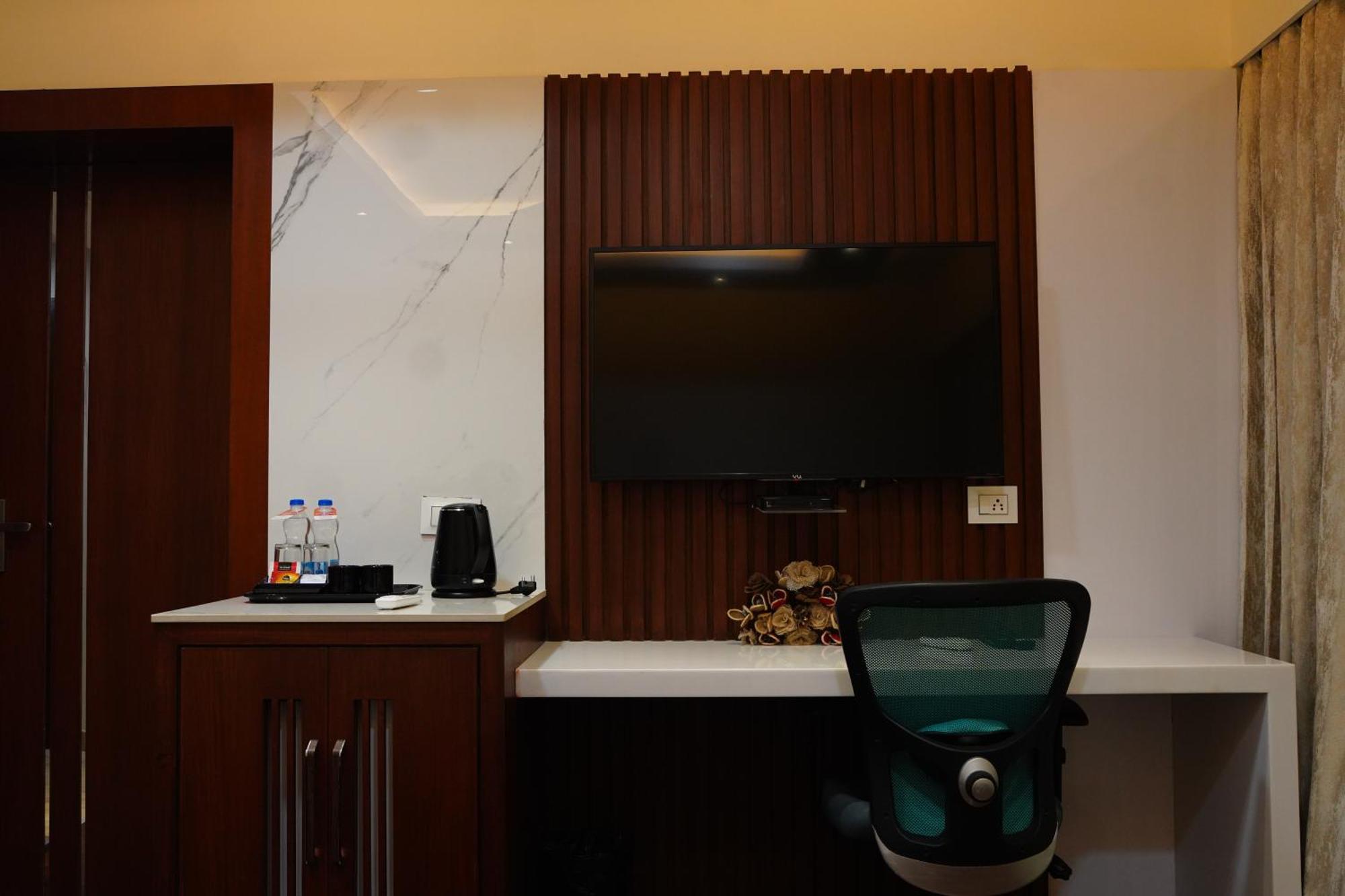 Chola Serviced Apartment Tiruchirappalli ภายนอก รูปภาพ
