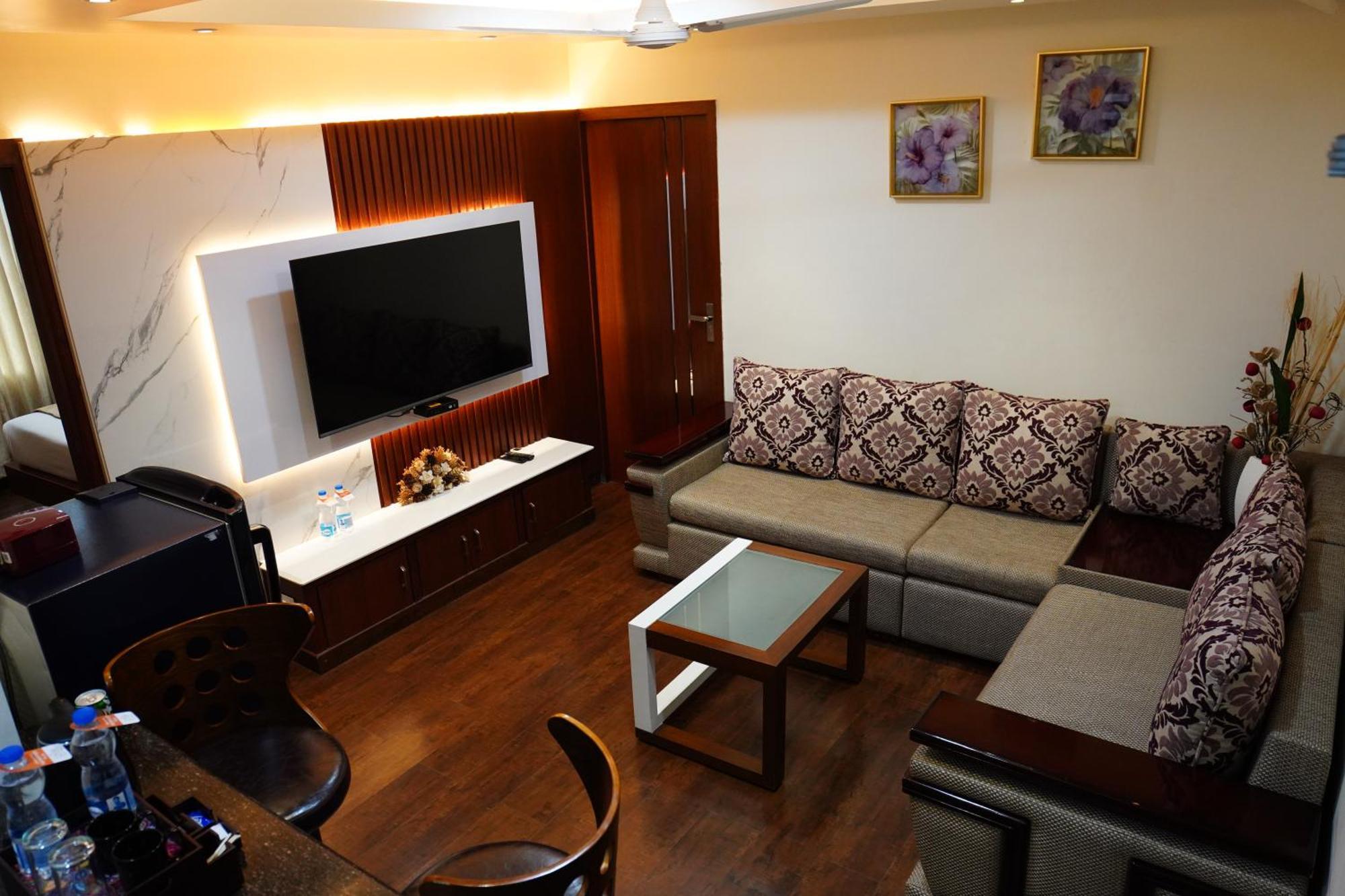 Chola Serviced Apartment Tiruchirappalli ภายนอก รูปภาพ